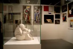 Katarzyna Kobro: jak jej rzeźby zrewolucjonizowały sztukę XX wieku?