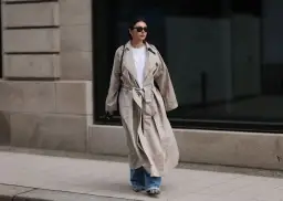 Modne płaszcze na wiosnę - trendy, kolory i stylizacje, które zaskoczą