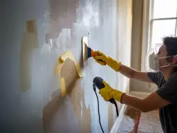 Jak usunąć tynk ze ściany - proste metody i skuteczne porady