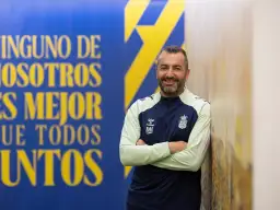 Quién es el entrenador de Las Palmas y qué espera lograr esta temporada