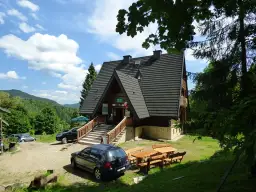 Czy schronisko może odmówić noclegu? Poznaj ważne zasady i sytuacje