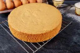 Jak długo piec biszkopt - temperatura i czas pieczenia