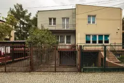 Dom Jarosława Kaczyńskiego: Adres, wartość i dlaczego stał się symbolem?