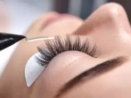 Ile kosztuje zrobienie rzęs? Ceny, metody, pułapki!