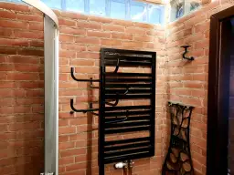 Ile kosztuje położenie cegły dekoracyjnej? Sprawdź ceny i oszczędności