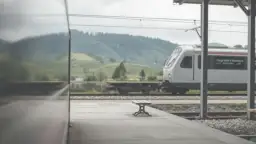 Jak dojechać pociągiem do Wieniec-Zdrój - sprawdź najlepsze trasy