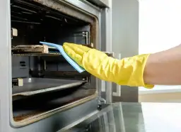 Czy kostka do zmywarki wyczyści piekarnik? Sprawdź 3 metody!