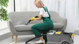 Jak wyczyścić kanapę materiałową i pozbyć się trudnych plam