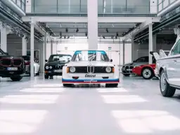 BMW z jakiego kraju pochodzi? Odkryj fascynującą historię marki