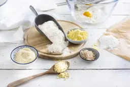 Czym można zastąpić mąkę kukurydzianą? Sprawdzone alternatywy w kuchni