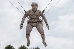 Kto wynalazł spadochron? Odkryj fascynujące historie wynalazców