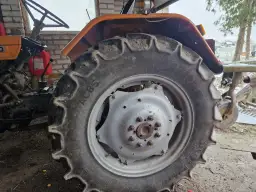 Jakie opony do C-360 wybrać, aby uniknąć problemów w pracy?