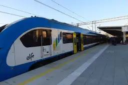 Jak dojechać do Ustronia pociągiem - szybkie połączenia i porady