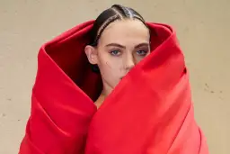 Czerwona aura co oznacza? Poznaj jej znaczenie i ukryte cechy