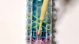 Jak zrobić bransoletkę z gumek - proste i zaawansowane instrukcje