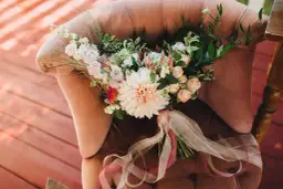 Jaki bukiet na wesele? Wybierz idealne kwiaty do swojej uroczystości