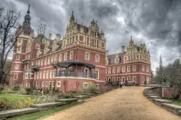 Zamek w Mużakowie zwiedzanie - godziny otwarcia i ceny biletów