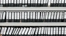 Likwidacja dokumentów księgowych: uniknij kłopotów z przepisami