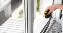 Jak najlepiej uszczelnić okna i uniknąć zimnych przeciągów?