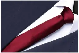 Jaki krawat do bordowego garnituru - kompletny poradnik eleganckich stylizacji