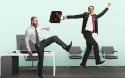 Windykator u sąsiada? Kiedy to legalne i jak bronić prywatności.