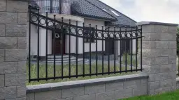 Co na ogrodzenie: porównanie materiałów, które zaoszczędzą Twój czas i pieniądze