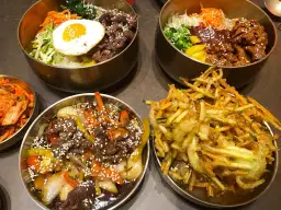 Gdzie zjeść w Poznaniu? Odkryj najlepsze restauracje i smaki