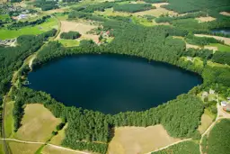 Jezioro Skrzynki Duże: Atrakcje, nurkowanie i wędkarstwo w regionie