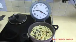 Jak smażyć mrożone frytki na patelni, by były chrupiące i smaczne