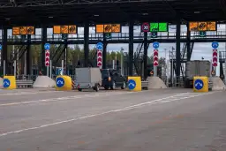 Czy na autostradzie A2 można płacić gotówką? Sprawdź, gdzie tak!