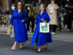 Jakie buty do chabrowej sukienki? Wybierz idealne na każdą okazję!