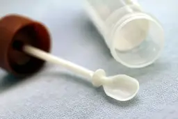 Badanie kału – ile wcześniej można pobrać próbkę, aby uniknąć błędów?