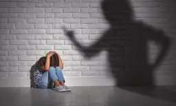 Znęcanie psychiczne nad dzieckiem objawy - jak je rozpoznać i pomóc
