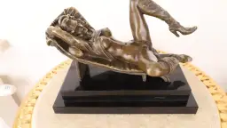 Rzeźby z mosiądzu: trwałe dzieła sztuki, które zachwycają elegancją