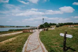 Mściwojów atrakcje, które zaskoczą każdego turystę w regionie