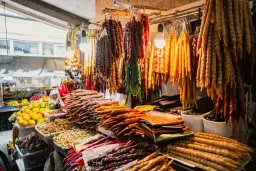 Najlepsze zakupy i pamiątki z Gruzji - poznaj unikatowe produkty lokalne