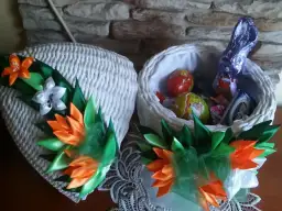 Ozdoby wielkanocne na patyczku: Jak zrobić koszyczek?