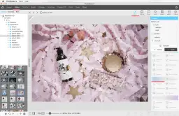 Efekt mozaiki na zdjęciu z buteleczką i gwiazdkami. Program PhotoScape X pozwala na tworzenie takich artystycznych przekształceń.