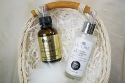 Dwa serum do twarzy w koszyku: z witaminą C i nawilżające. Idealne serum przed czy po maseczce dla promiennej cery.