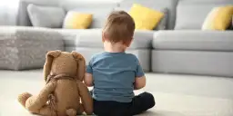 Bóle brzucha u 3-letniego dziecka - przyczyny i postępowanie