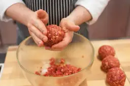 Jak zrobić mięso na burgery, aby były soczyste i pyszne?