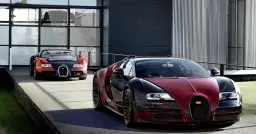 Dwa Bugatti Veyron w kolorach czarnym i czerwonym przed nowoczesnym budynkiem.