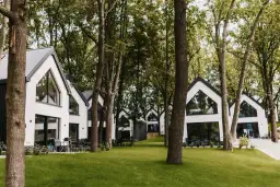 Nowoczesne domki nad jeziorem Nyskim – idealne miejsce na relaks