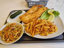 Gdzie zjeść w Helu poza sezonem? Odkryj najlepsze lokale całoroczne