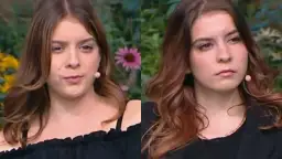 Dwie młode kobiety, bliźniaczki syjamskie z Janikowa, siedzą obok siebie.