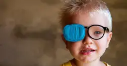 Jak wygląda zez u niemowlaka? Objawy, typy i co warto wiedzieć