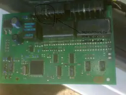 Passat B5: Moduł komfortu zalany? Gdzie go szukać i jak naprawić!