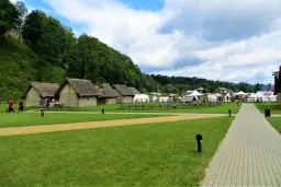 Skansen Archeologiczny Karpacka Troja - historia i atrakcje dla odwiedzających