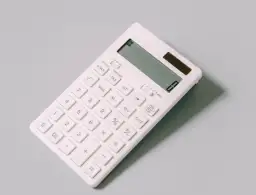 Czy na maturze z chemii można mieć kalkulator naukowy? Poznaj zasady