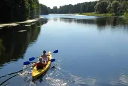 Kajaki Wielkopolska: Gdzie na spływ? Porady eksperta!